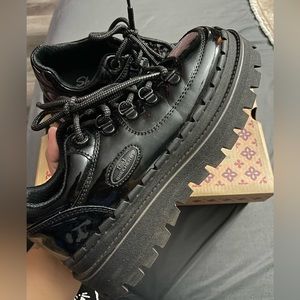 WOMENS JAMMERS SKECHERS BLACK SHINY LEATHER WITH MEMORY FOAM